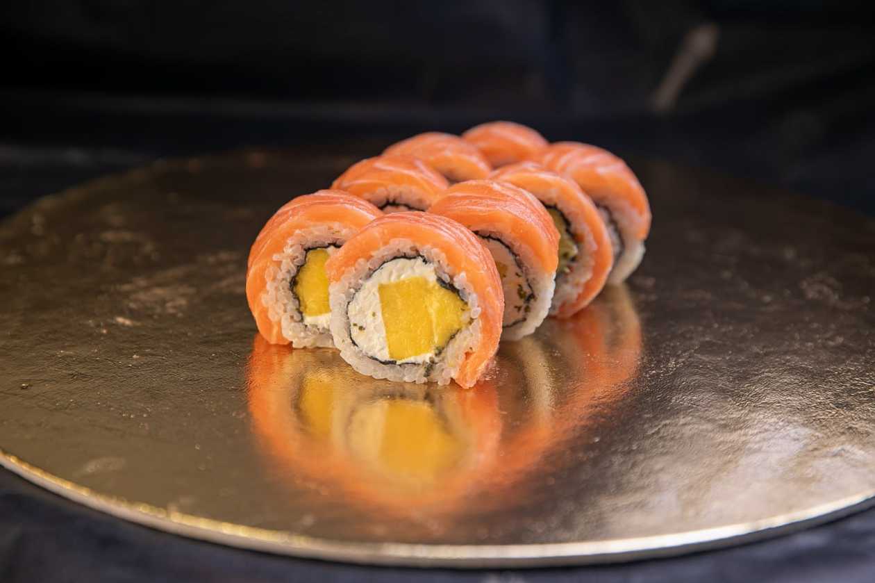 Philadelphia z łososiem i mango