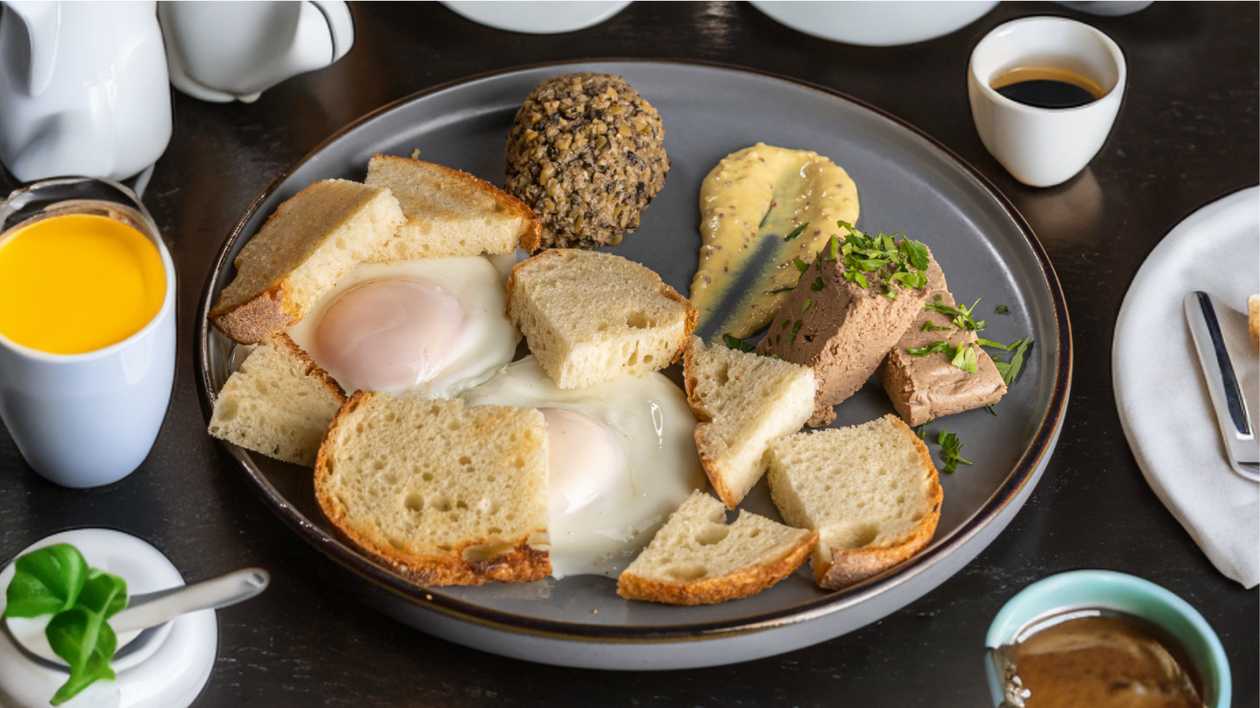 La birou breakfast