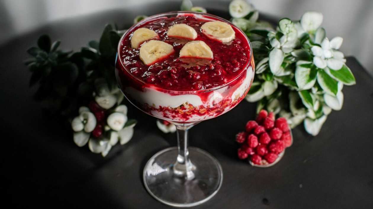 Yogurt & fruit granola