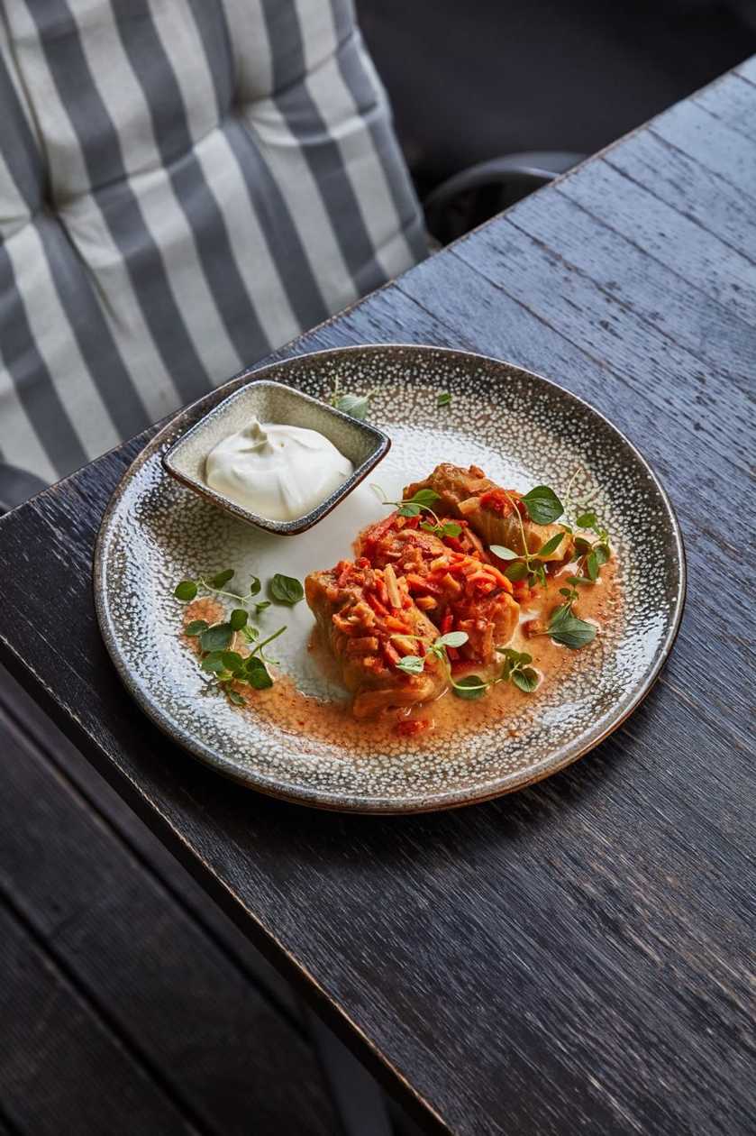 Cabbage rolls with sour cream