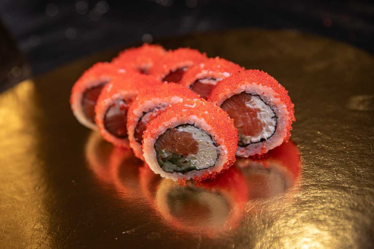 Kalifornia w Tobiko z łososiem