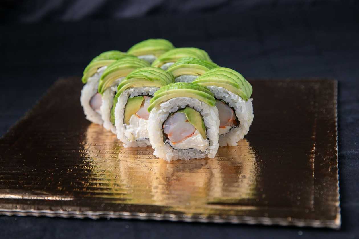 Awokado roll z krewetką
