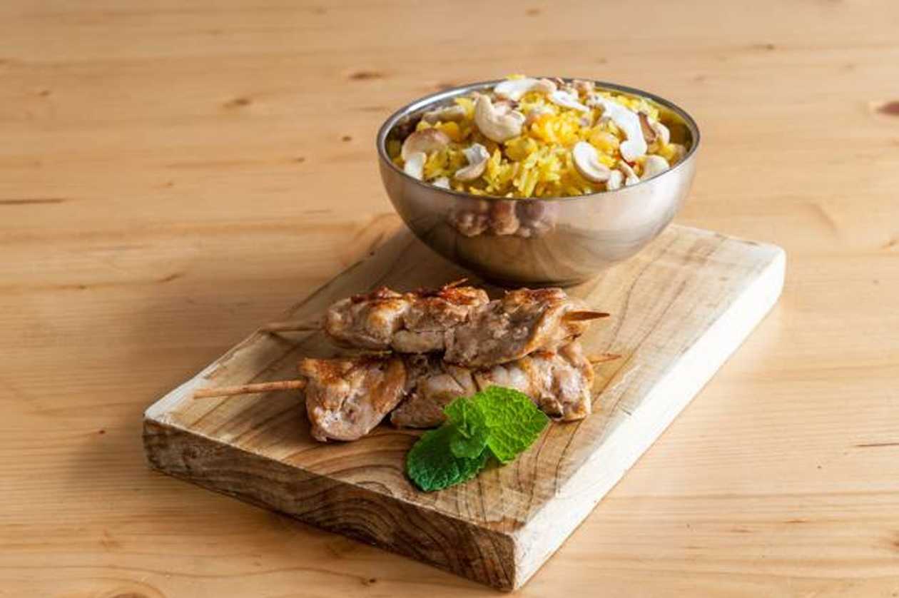 Shish Taouk Meshawi (Halal) C/ Arroz