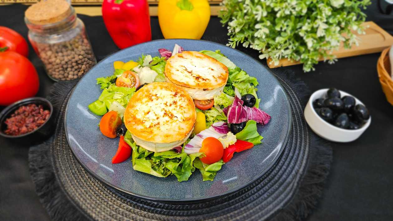 Salad with Goat Cheese