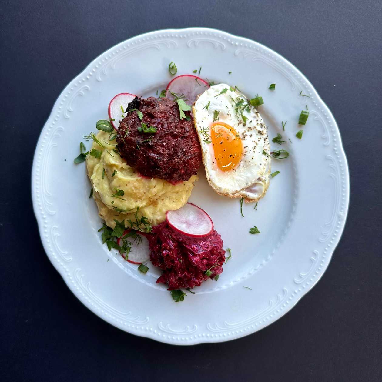 Lindström Cutlet with Mustard Mashed Potatoes and Beetroot Salad