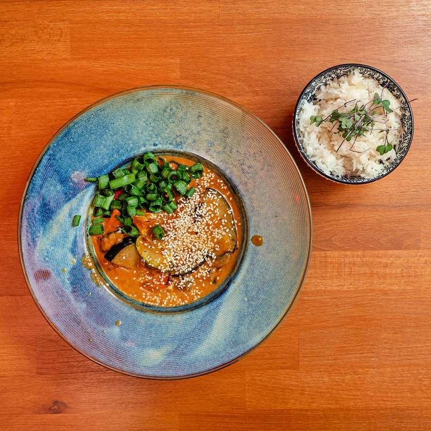 Žluté kari s rýží