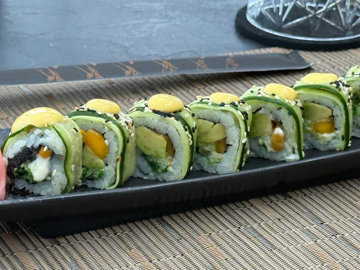 Vegetable California Roll (Vegan) (8 pcs)