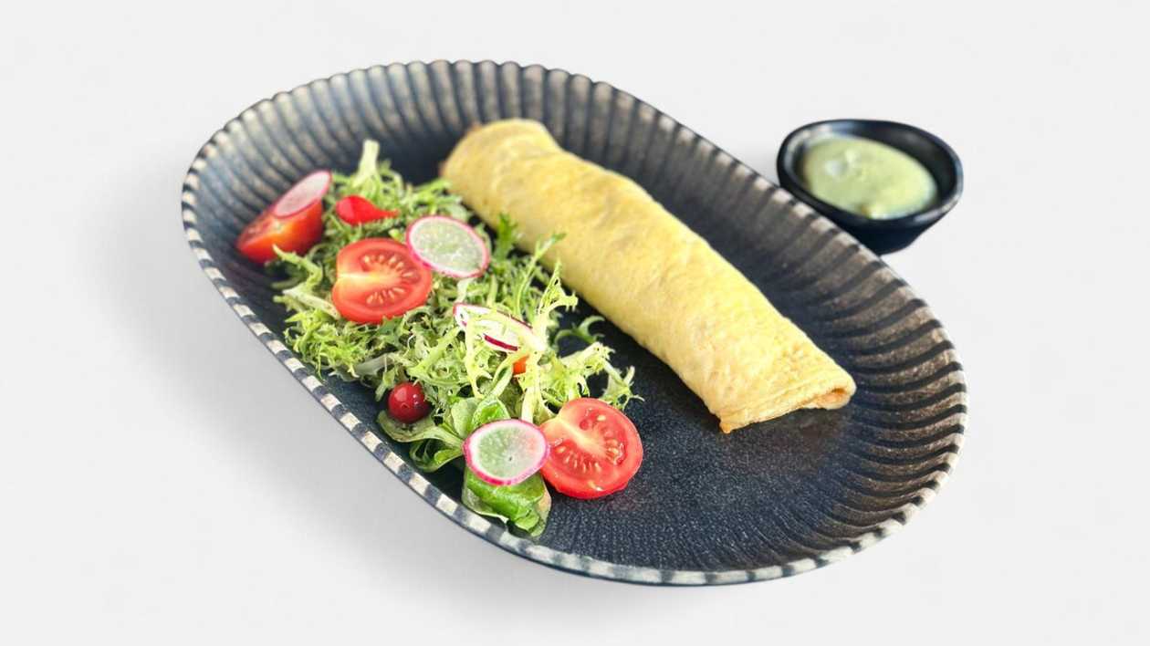 Omelette with fresh leaf salad and dill aioli