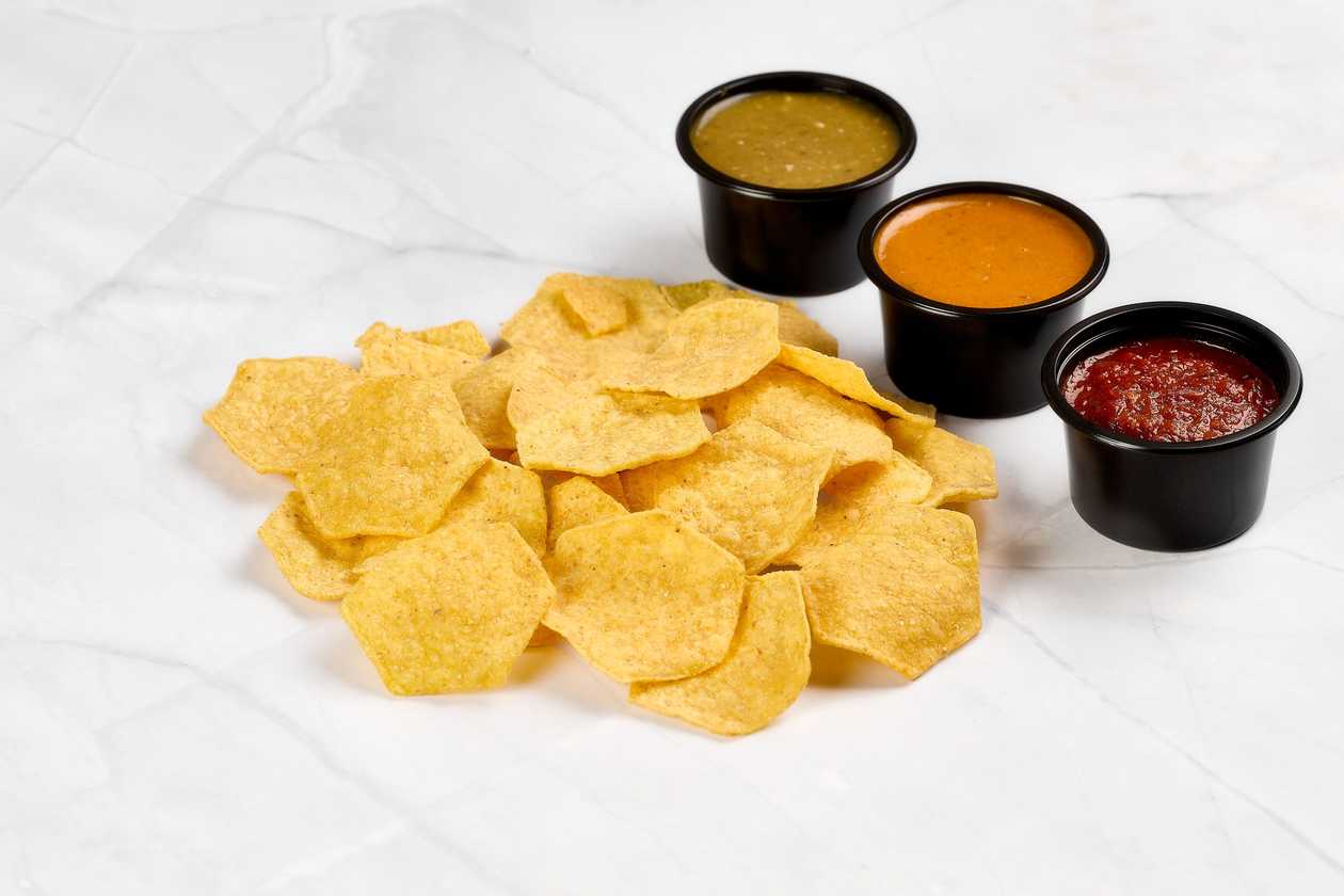 Nachos Con Salsas