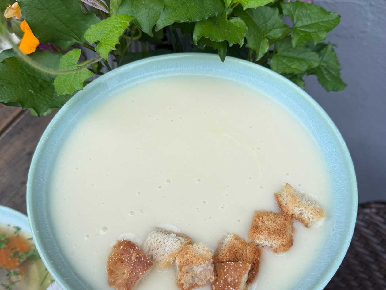Cream of Cauliflower Soup with Croutons