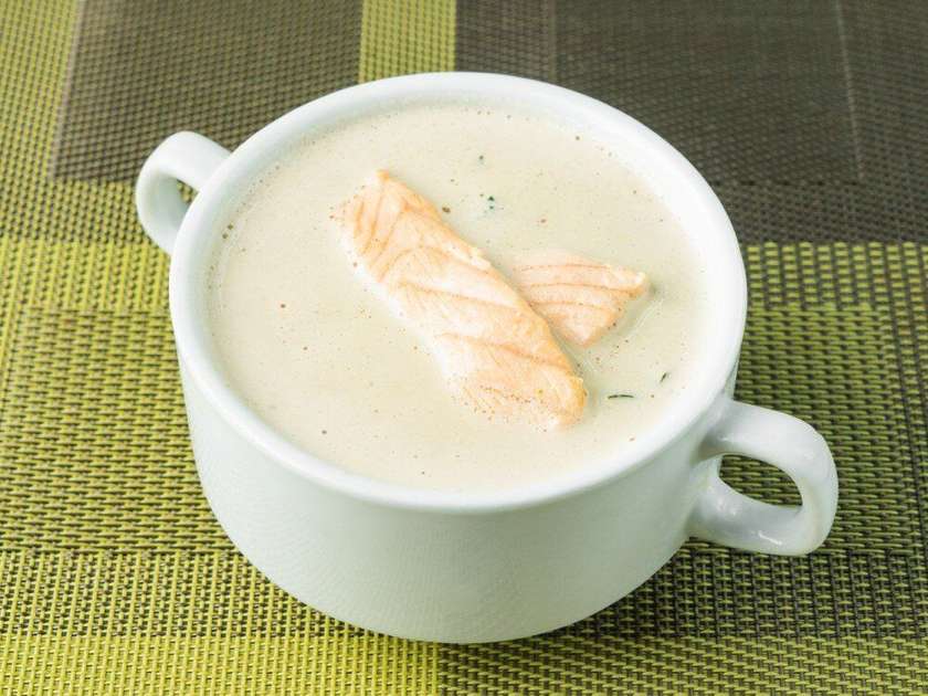 708. Сливочный суп с лососем