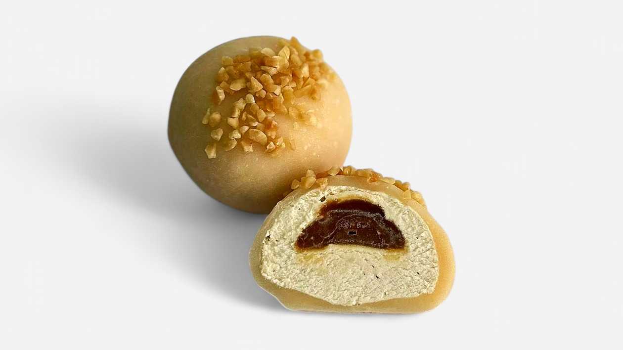 Creamy Snickers Mochi