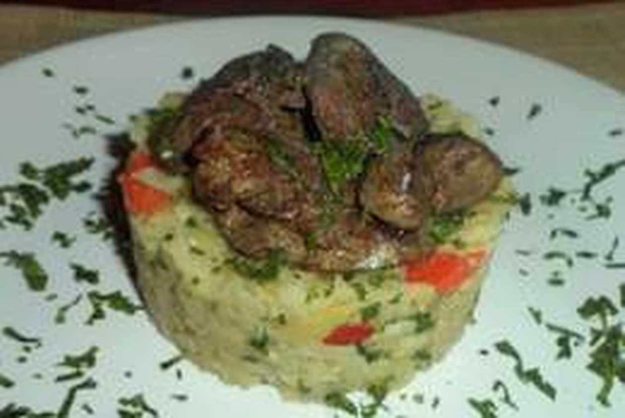 Ficăței cu Garnitură și Salată Varză