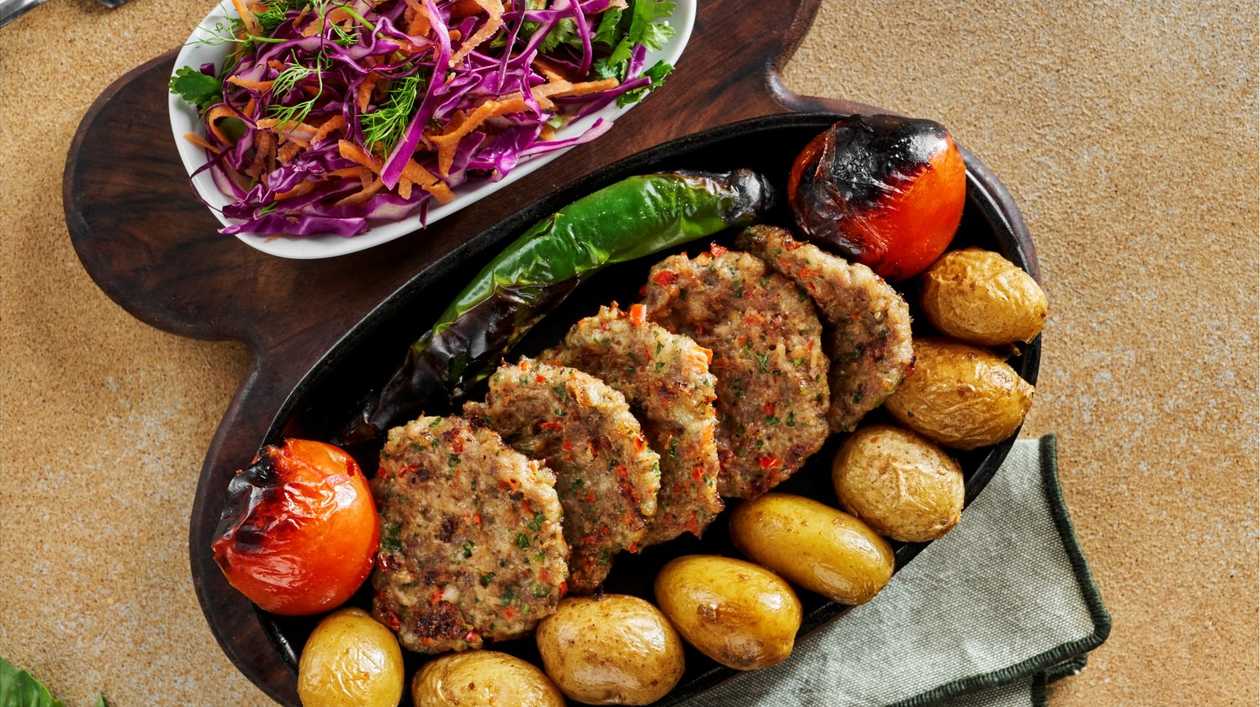 Tərəvəzli pendirli köftə