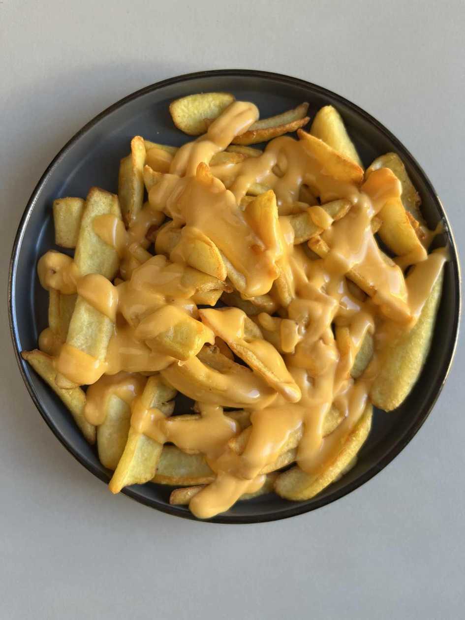 Fries with ceddar topping