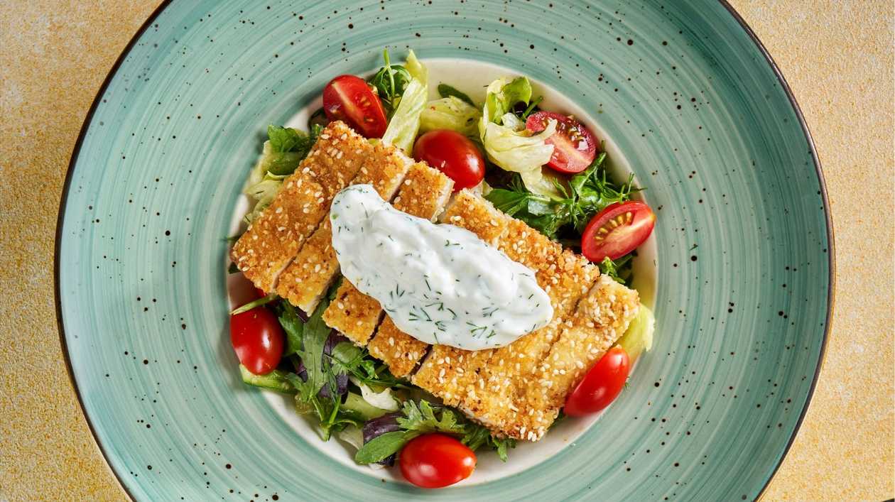 Küncütlü şnitsel Salatı