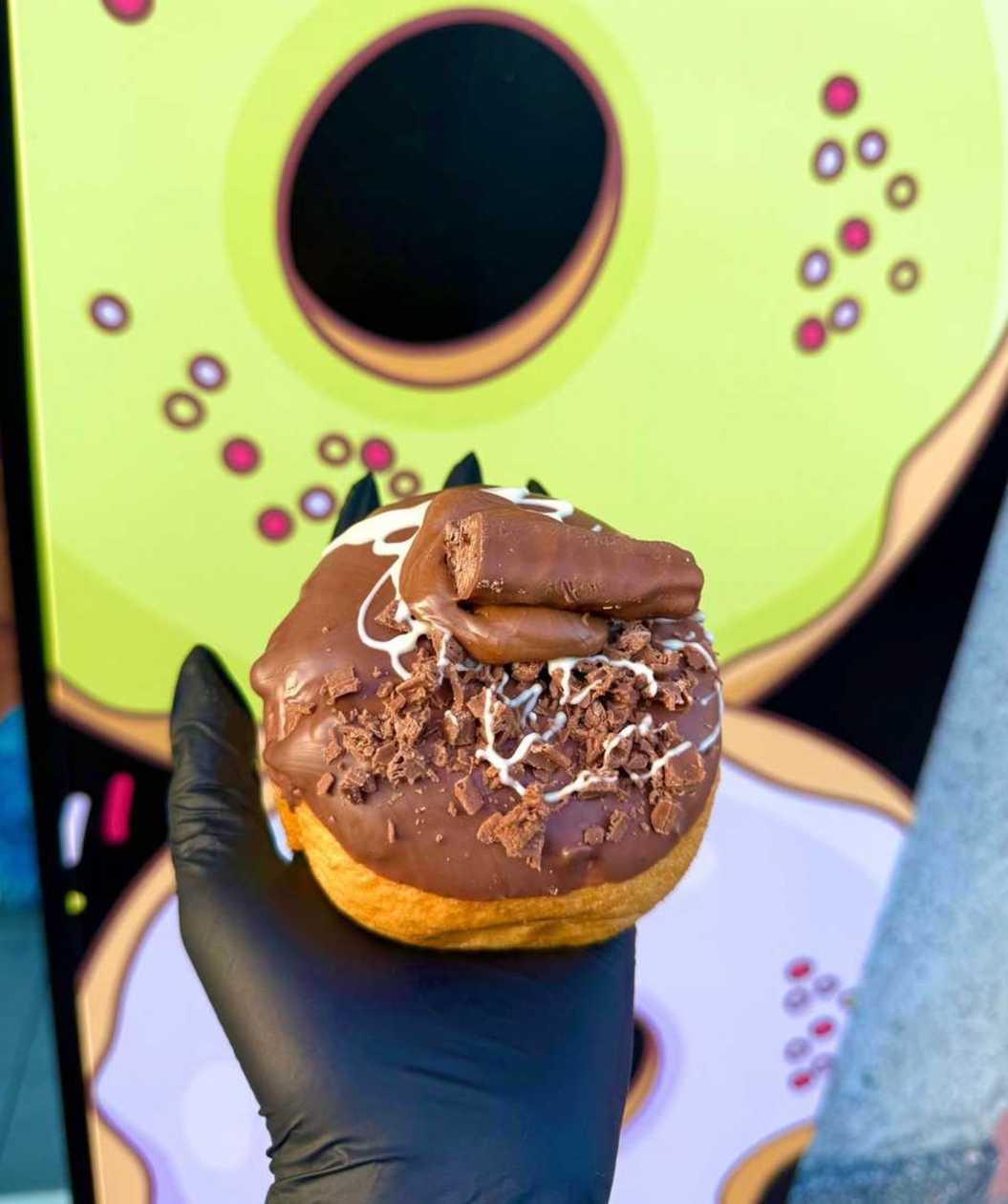 Twirl doughnut heaven doughnut 🍫🤤