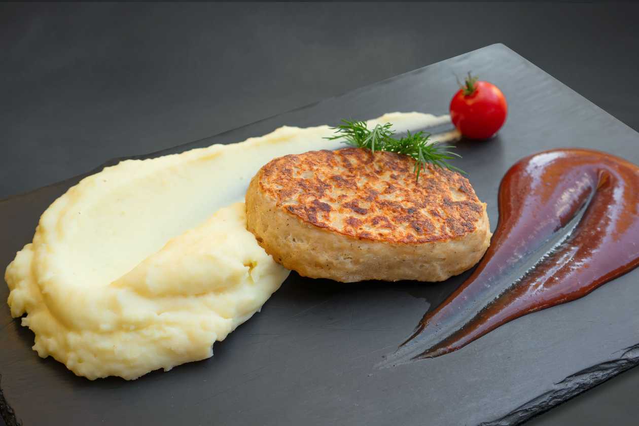 Картопляне пюре з курячою котлетою