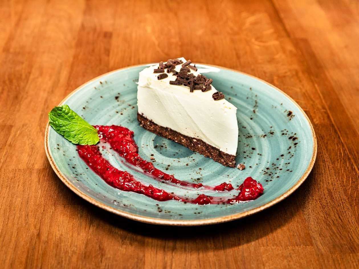 Cheesecake with strawberry mecca