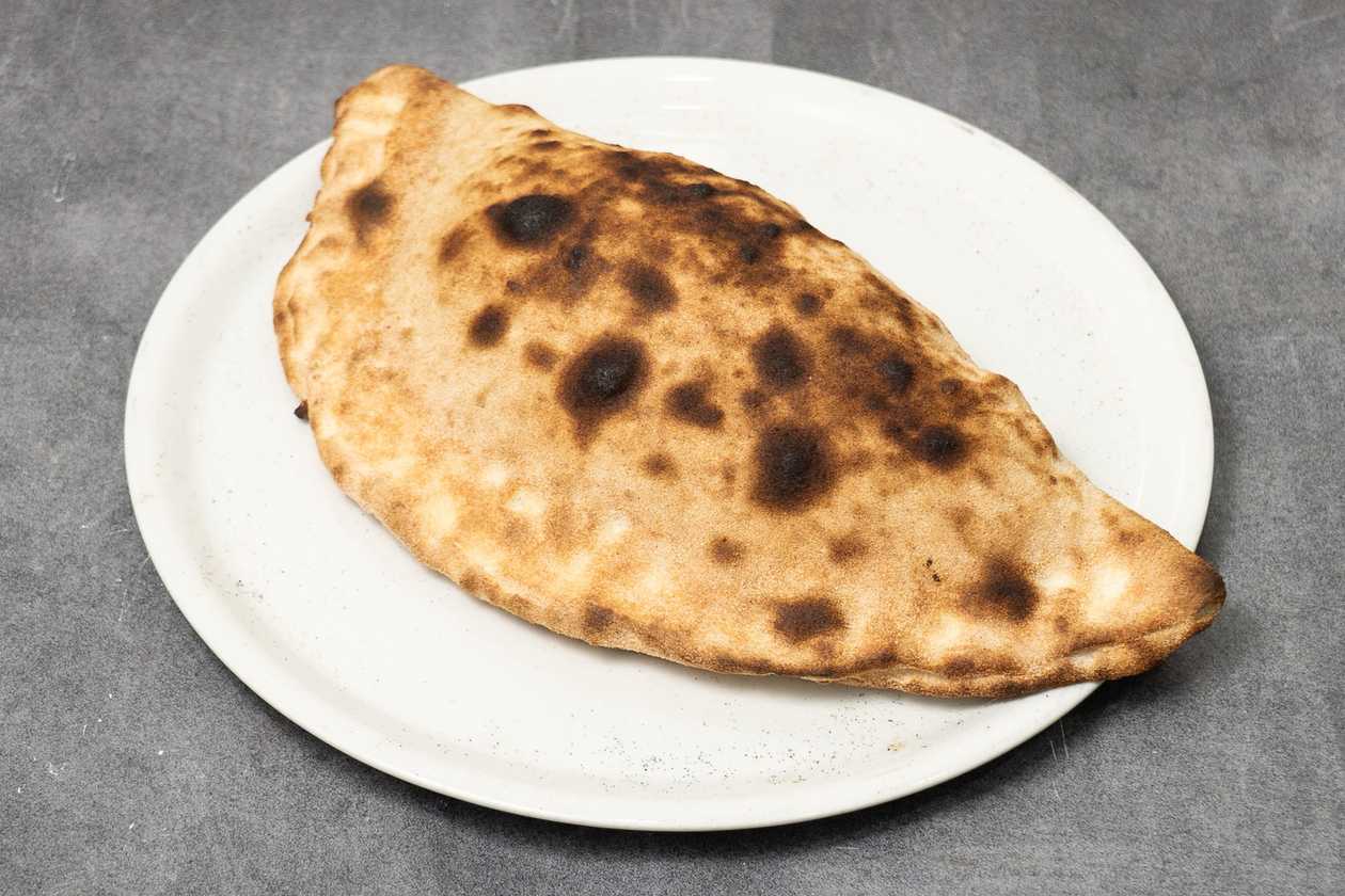 Calzone Closed Pizza