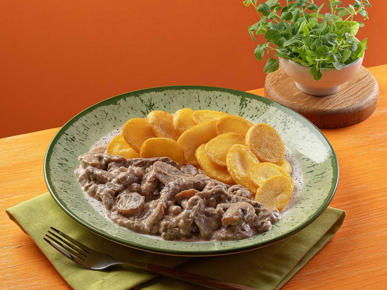 Beef Stroganoff with Potato Slices