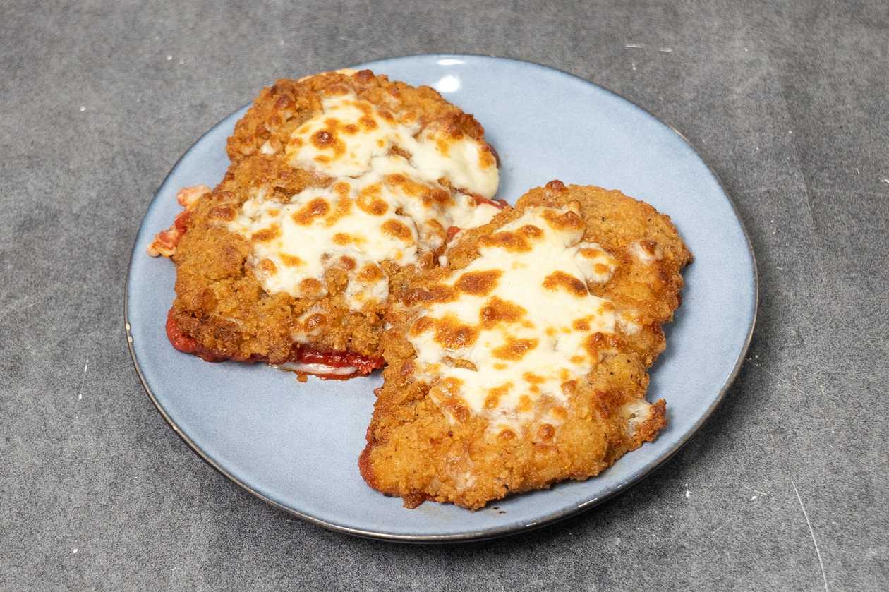 Chicken Pizzaiolo Chips and Salad and coleslow