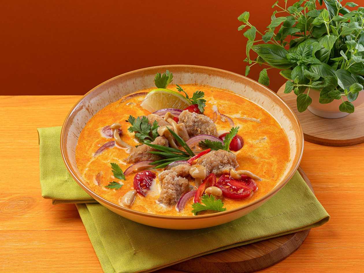 TOM YUM KAI (WITH CHICKEN)