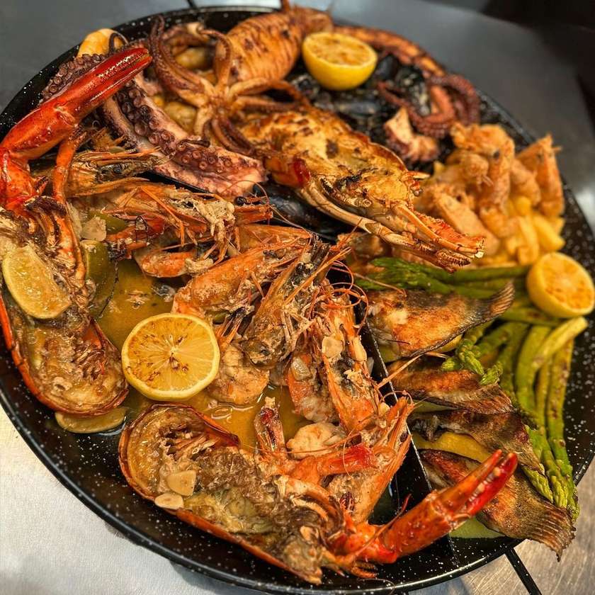 Platou "Topul de pe lume" by Pescobar (2–3 persoane) + 1 sticlă Aerosoli Alb/Rose.