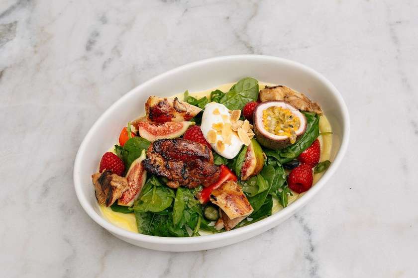 Salad with grilled chicken thigh