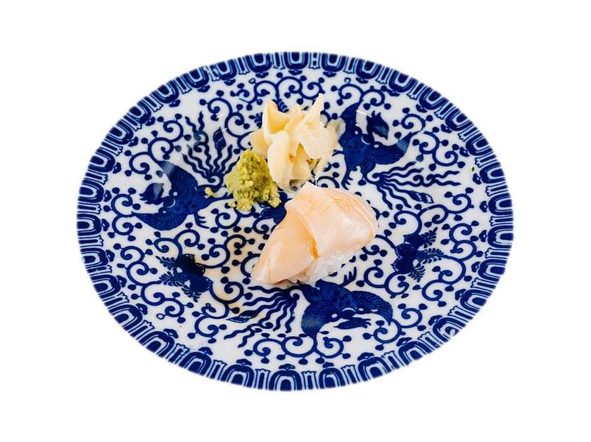 nigiri with scallop