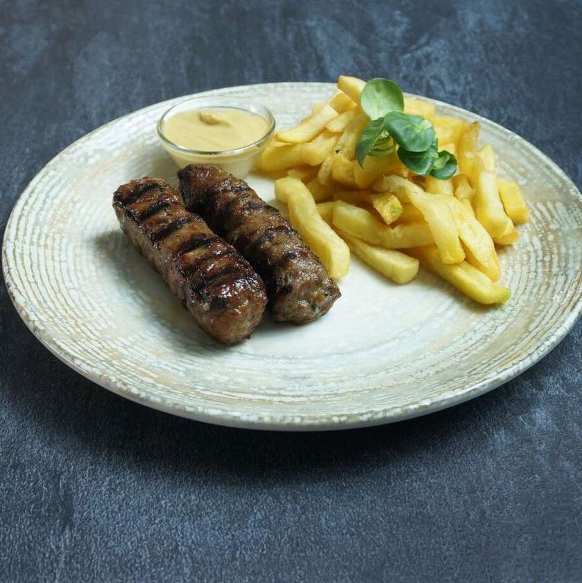 Meniu Mici cu cartofi prajiti si mustar