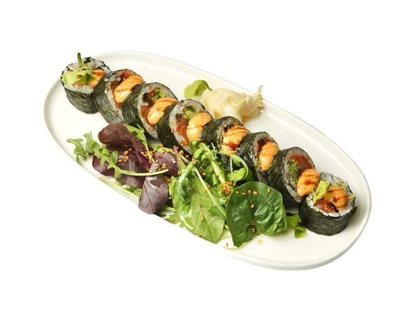 futomaki with tuna and salmon, shiitake and cucumber