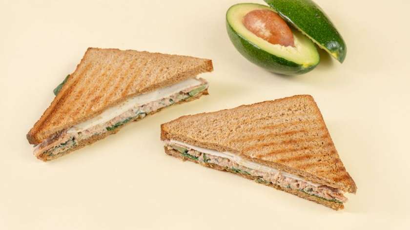 Tuna club sandwich