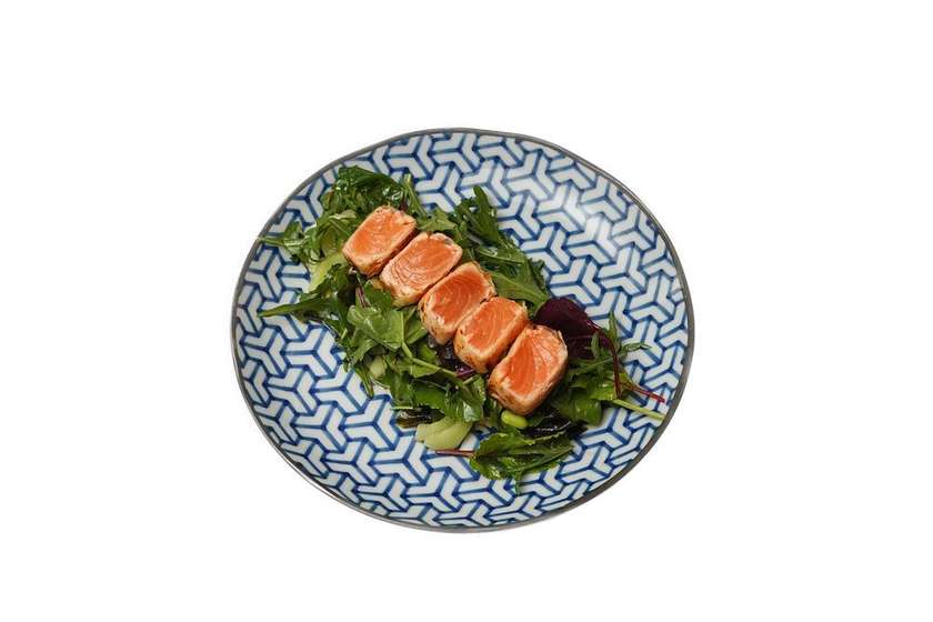 salad with crispy salmon tataki