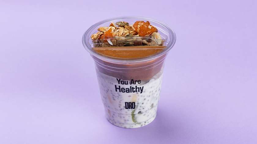Chia pudding with fruit and peanut butter - 474 Kcal