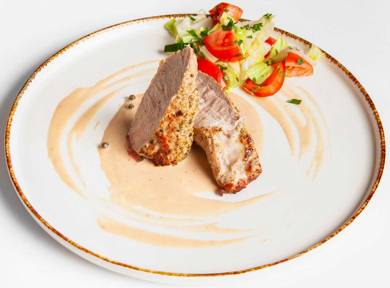 Špalíčky z panenky s pepřovým přelivem