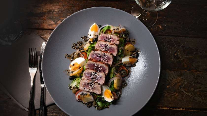 Salad with Grilled Saku Tuna