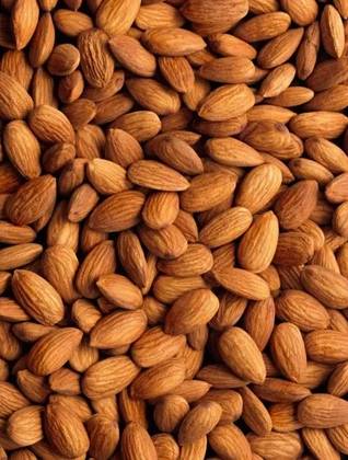 Whole Almond with Skin 100 Grs