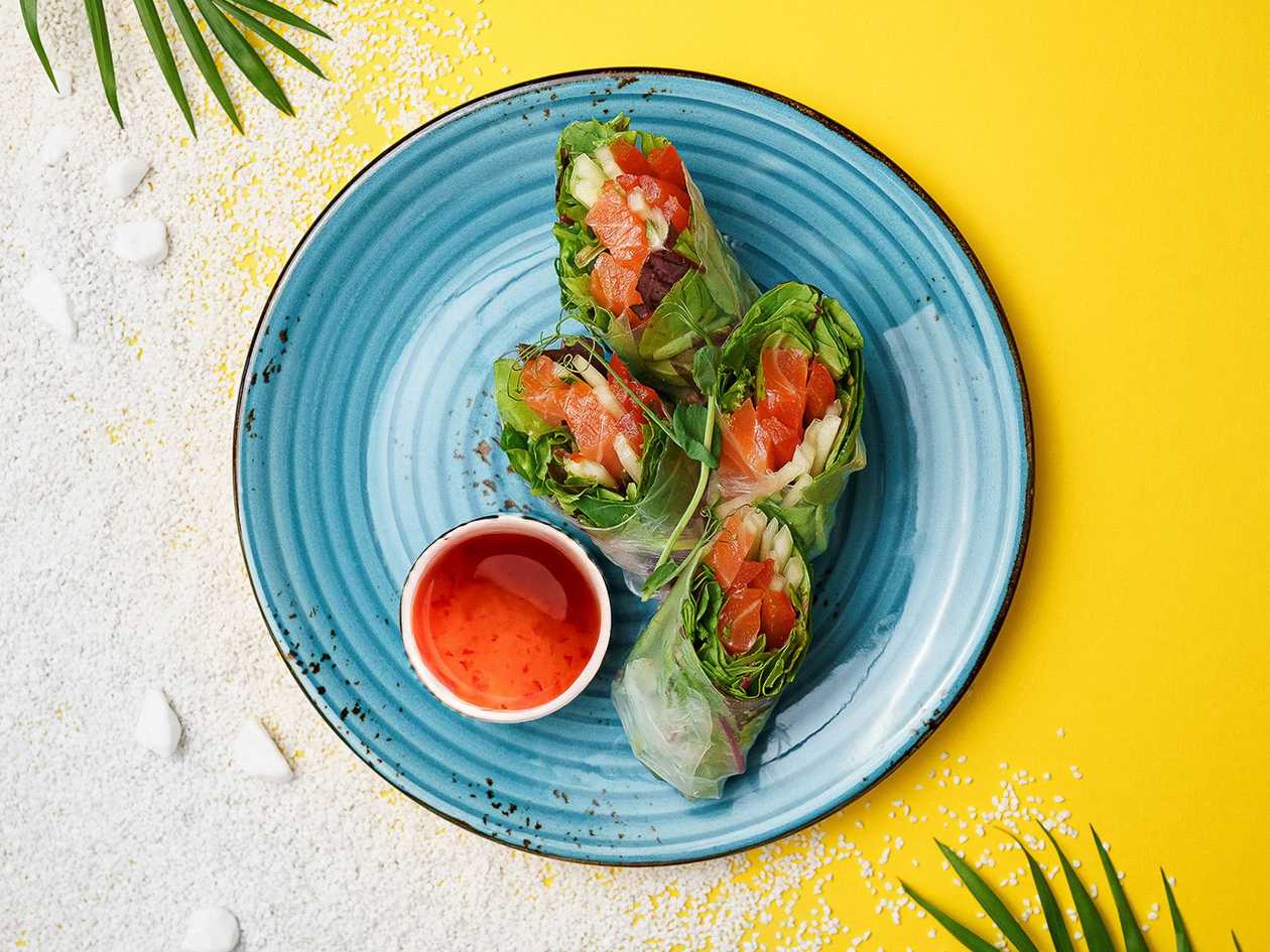 Спрінг рол з лососем