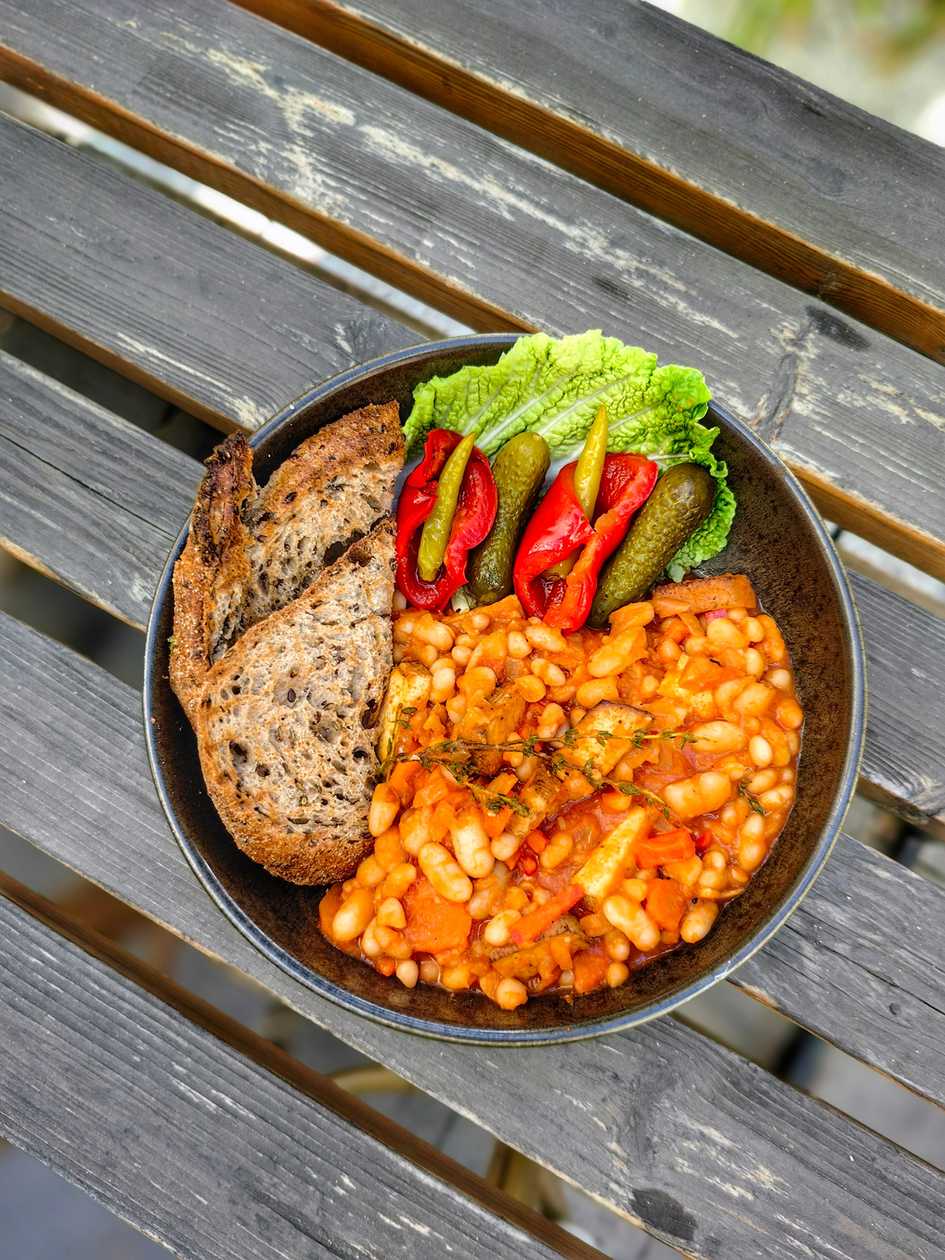 Iahnie de fasole cu afumatură vegană