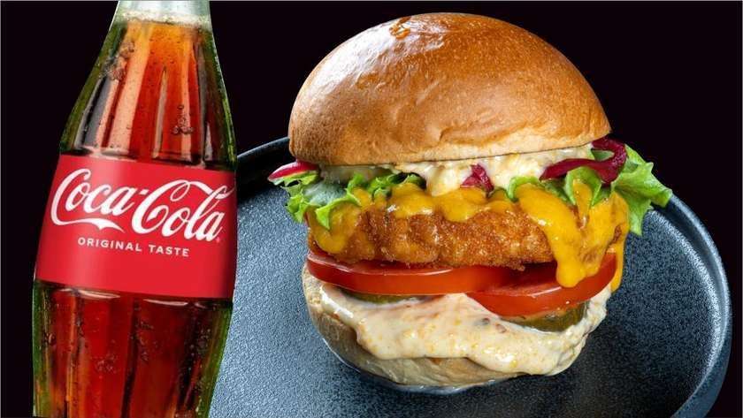 Burger panko-paneeringus kanafileega + Coca-Cola 0.25l