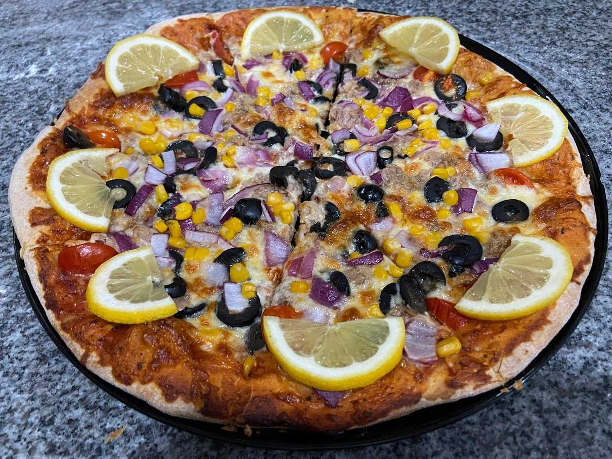 Tuna Pizza