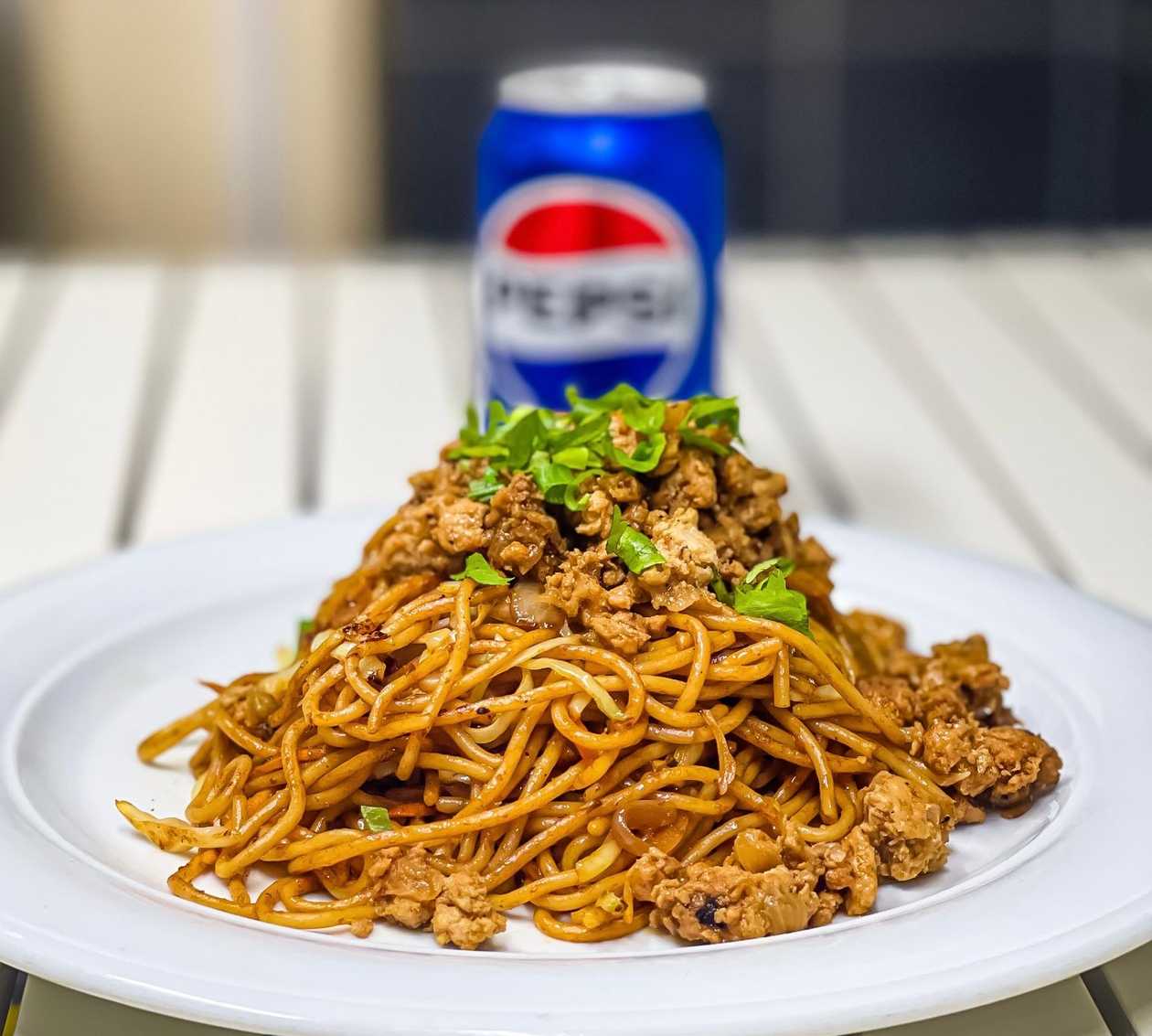 Chilly keema noodle+330ml pepsi