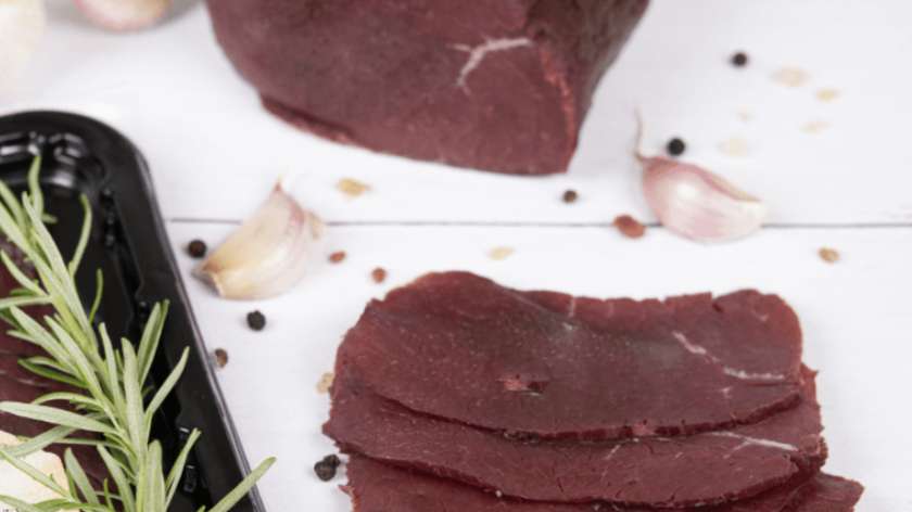 SZYNKA Z JELENIA DŁUGODOJRZEWAJĄCA (plasterkowana ok. 120g)