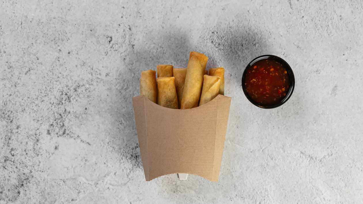 Pavasara rullīši ar saldā čilī mērci