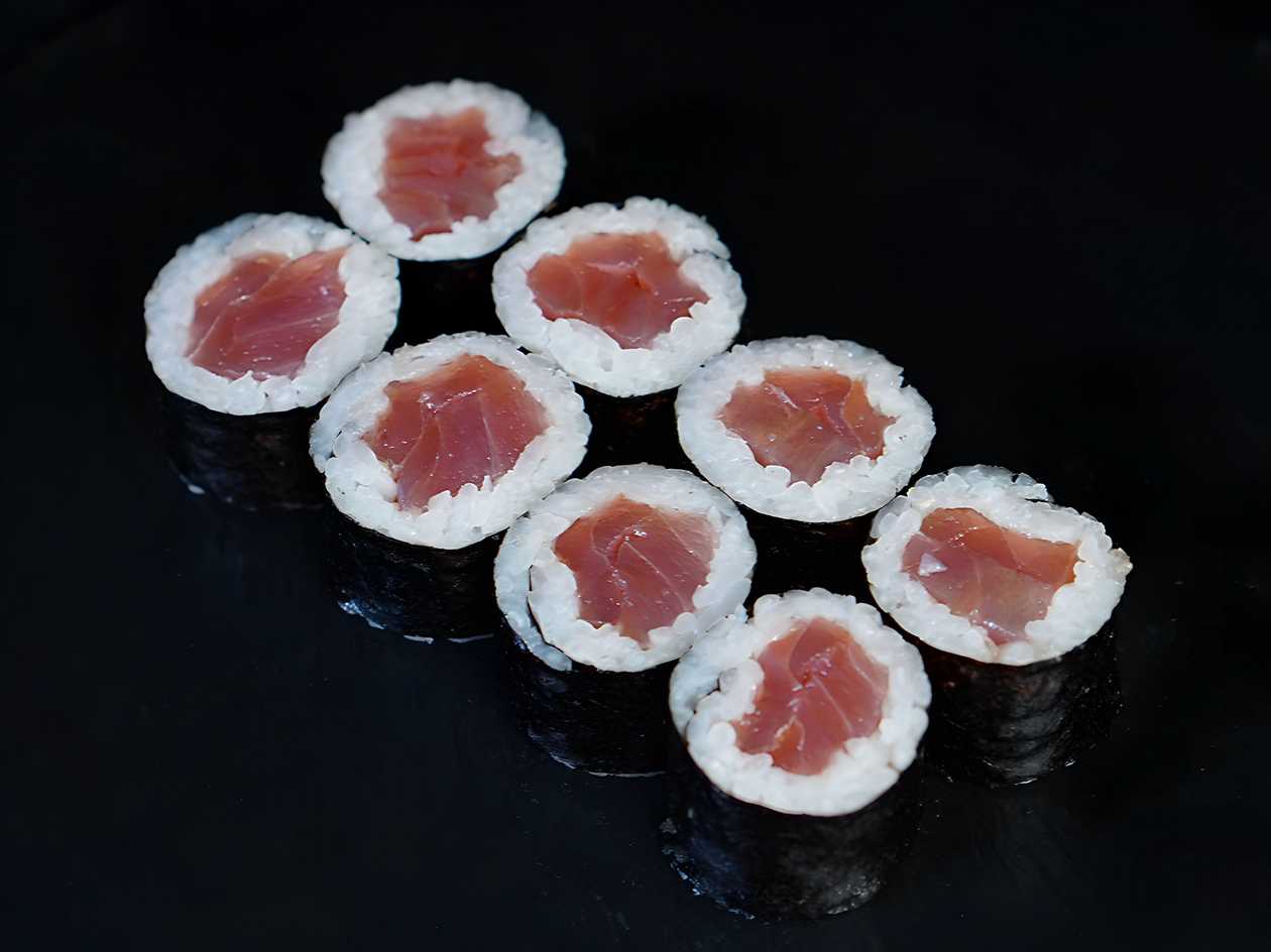Maki with Tuna (8 pieces)
