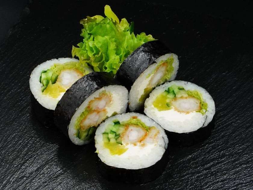 Futomaki with tempura shrimp (6 pieces)