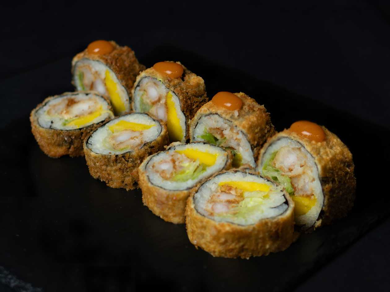 Hot Roll with Shrimp and Mango (8 pieces)