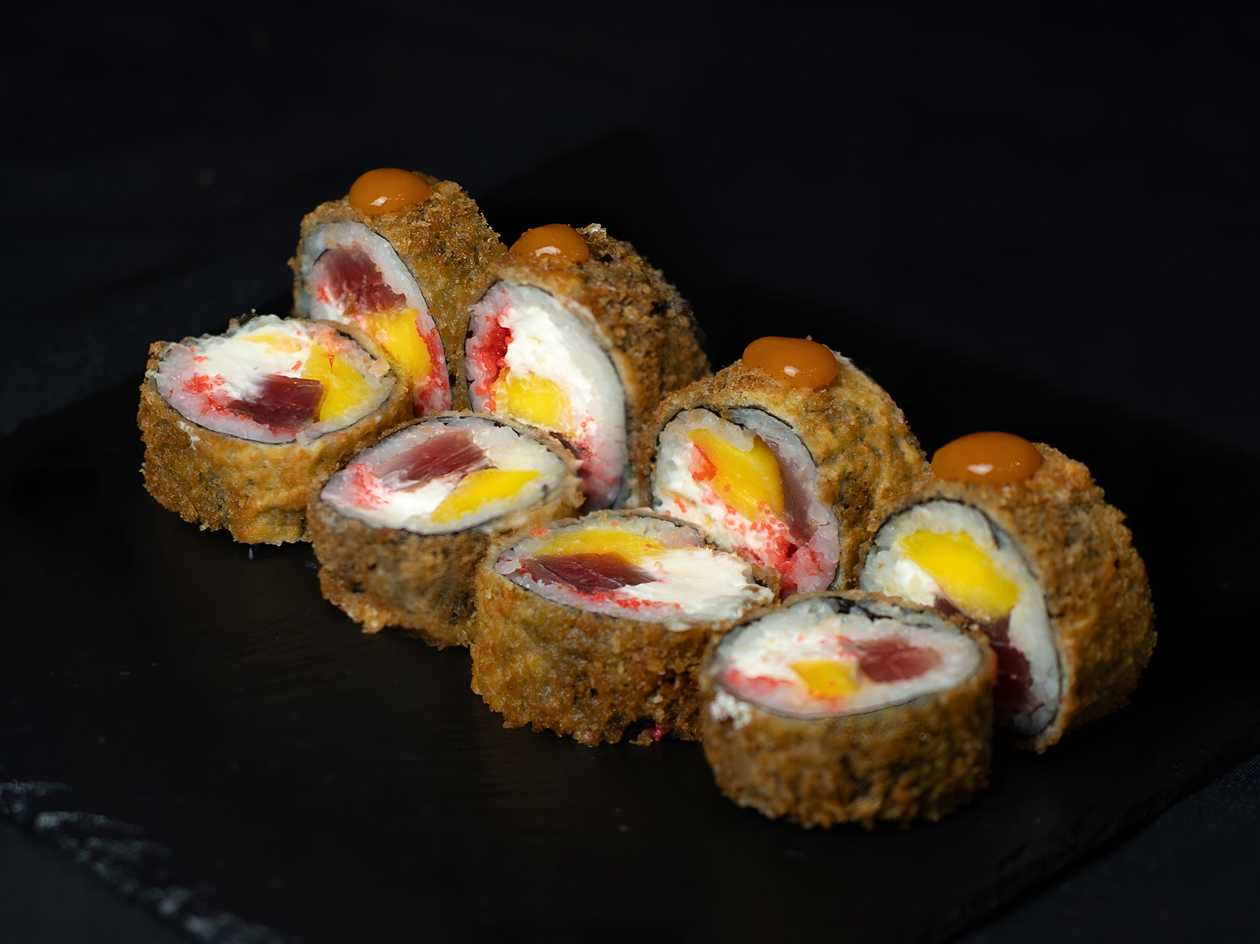 Hot Roll Tuna with Mango (8 pieces)