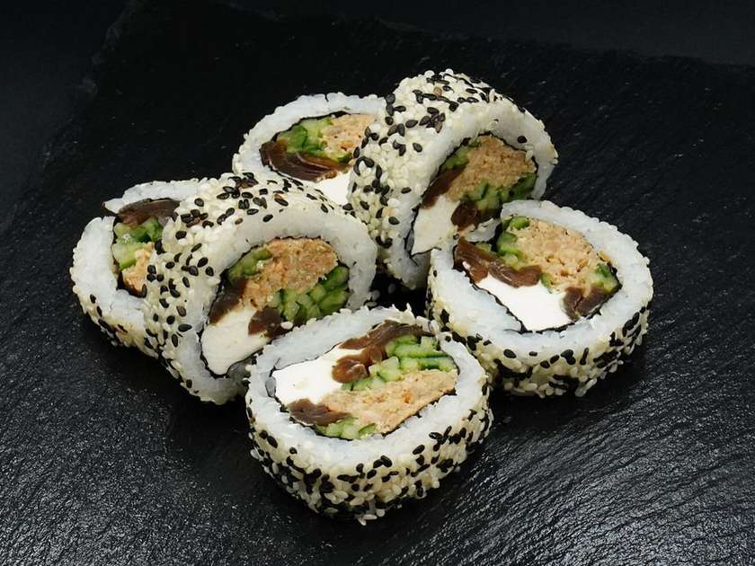 Philadelphia with baked salmon and kanpyo (6 pieces)